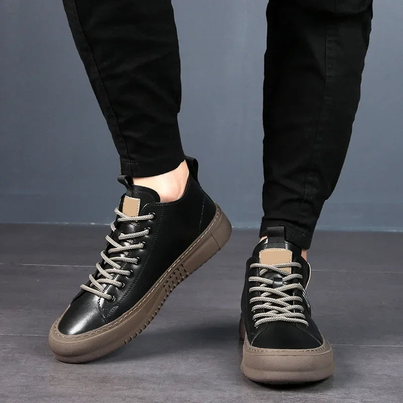 Men's Casual Low Top Sneakers – Lace Up Branded Patch Contrast Sole Street