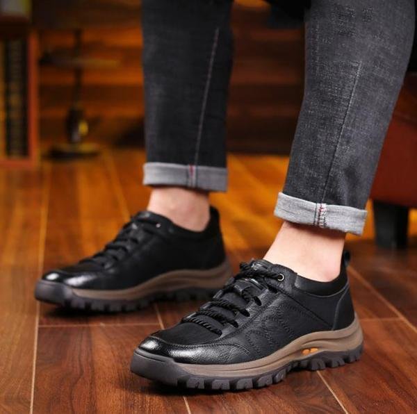 Men's Low Top Casual Shoes – Lace Up Round Toe Chunky Outsole Everyday