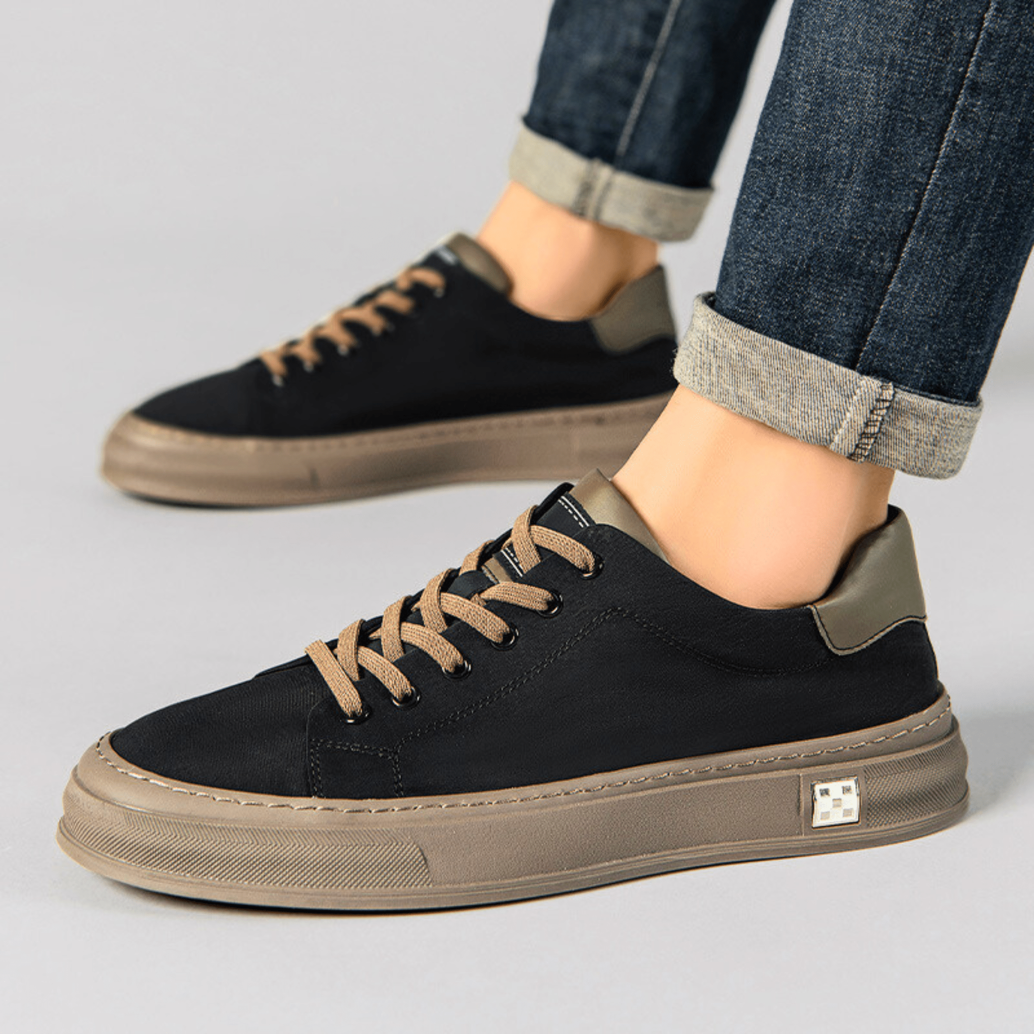 Men's Low Top Lace Up Contrast Sole Sneaker – Casual Skate Everyday