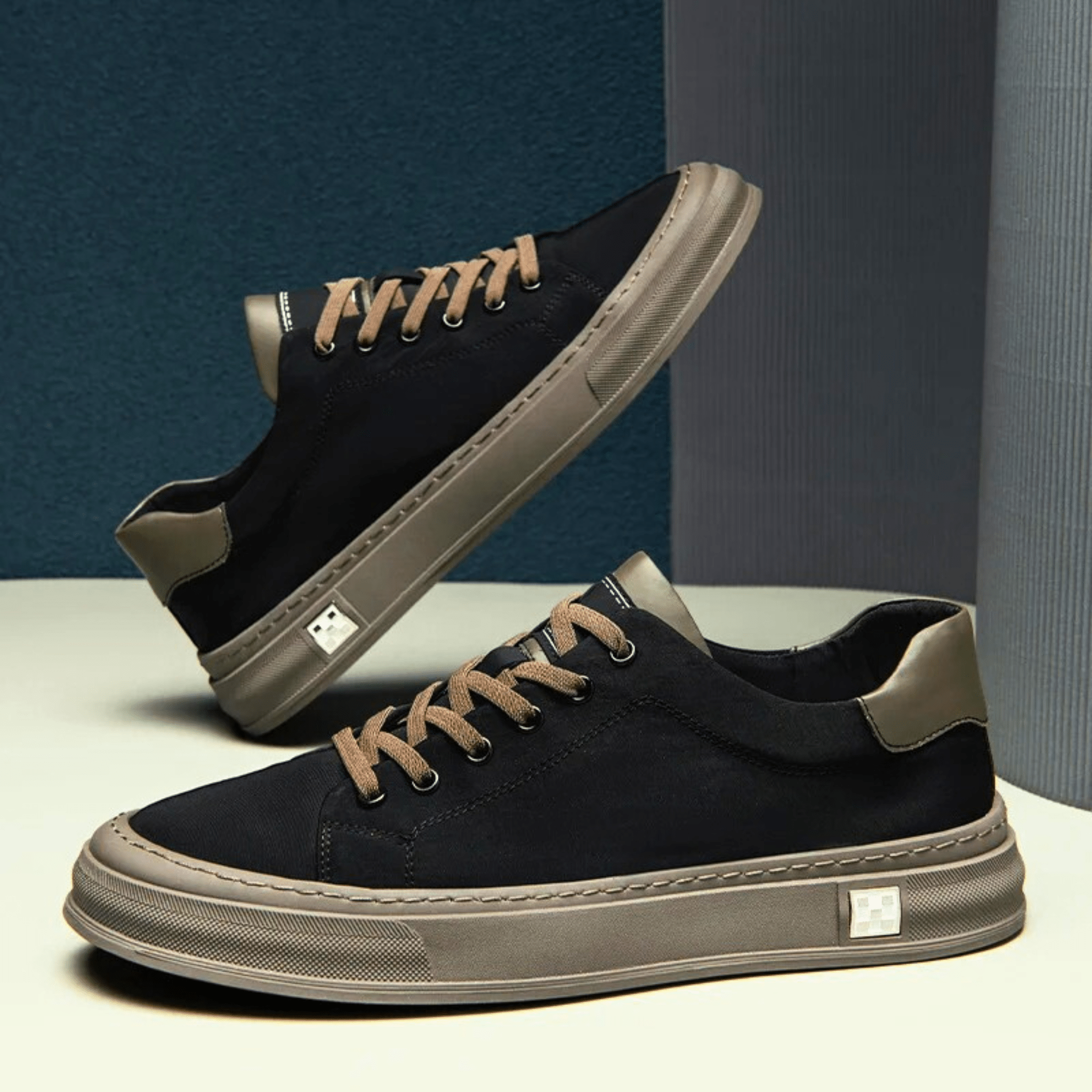 Men's Low Top Lace Up Contrast Sole Sneaker – Casual Skate Everyday