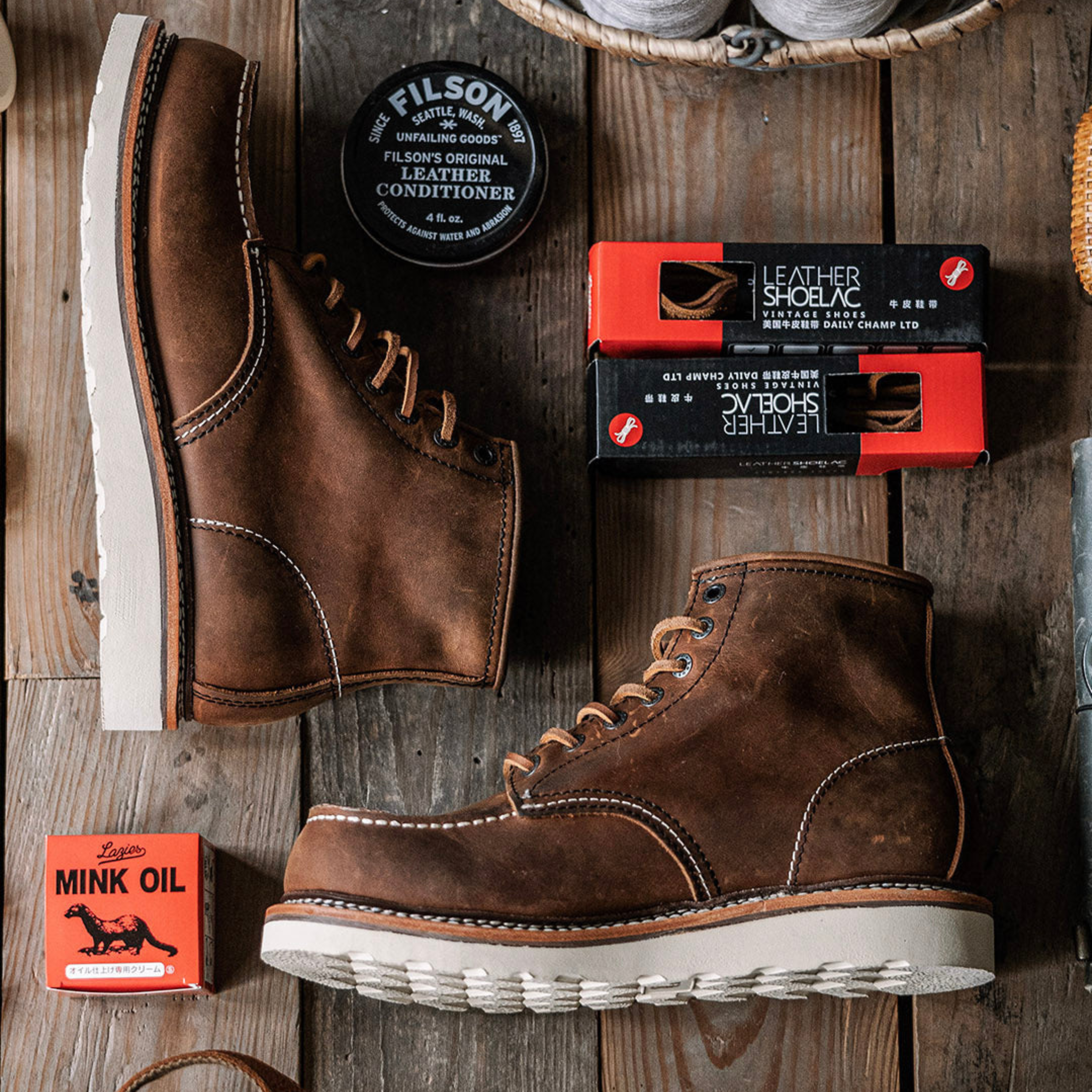 Men's Moc Toe Lace-Up Rugged Work Boots – Full Grain Heritage Outdoor