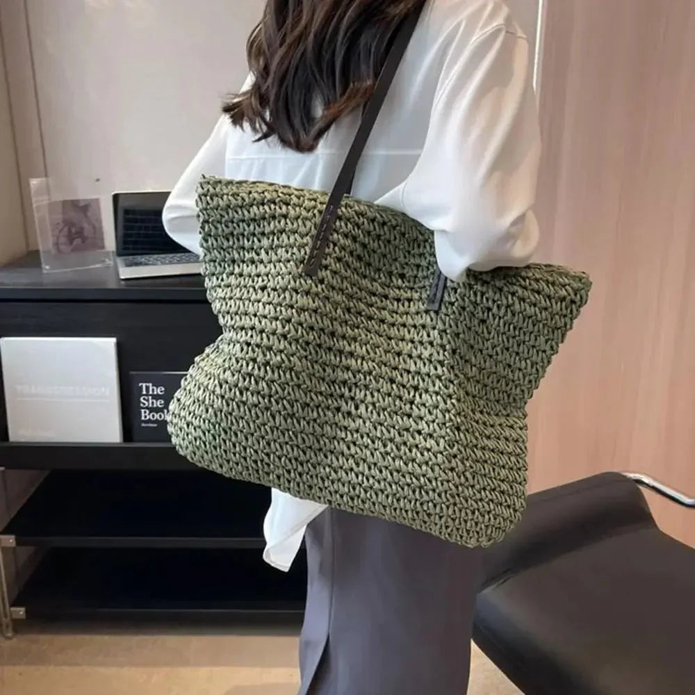 Women's Large Woven Straw Tote – Zip Top Flat Strap Summer Beach Holiday