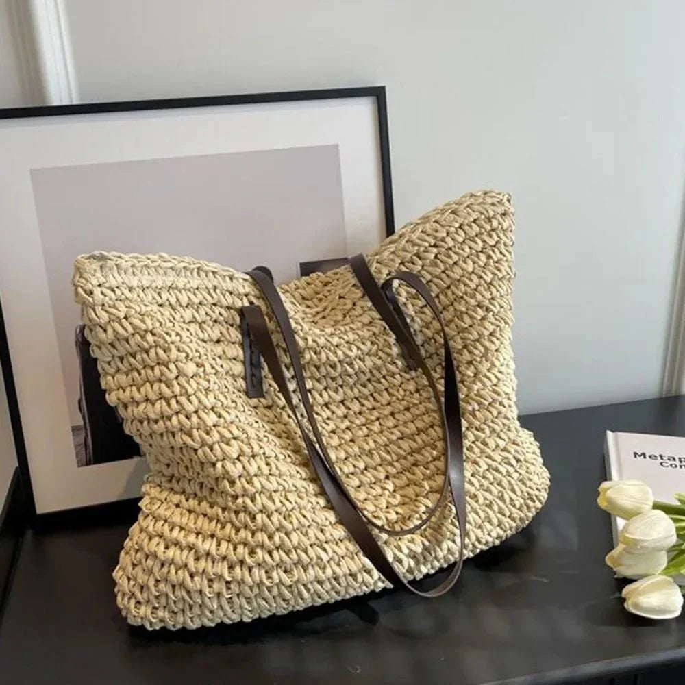 Women's Large Woven Straw Tote – Zip Top Flat Strap Summer Beach Holiday