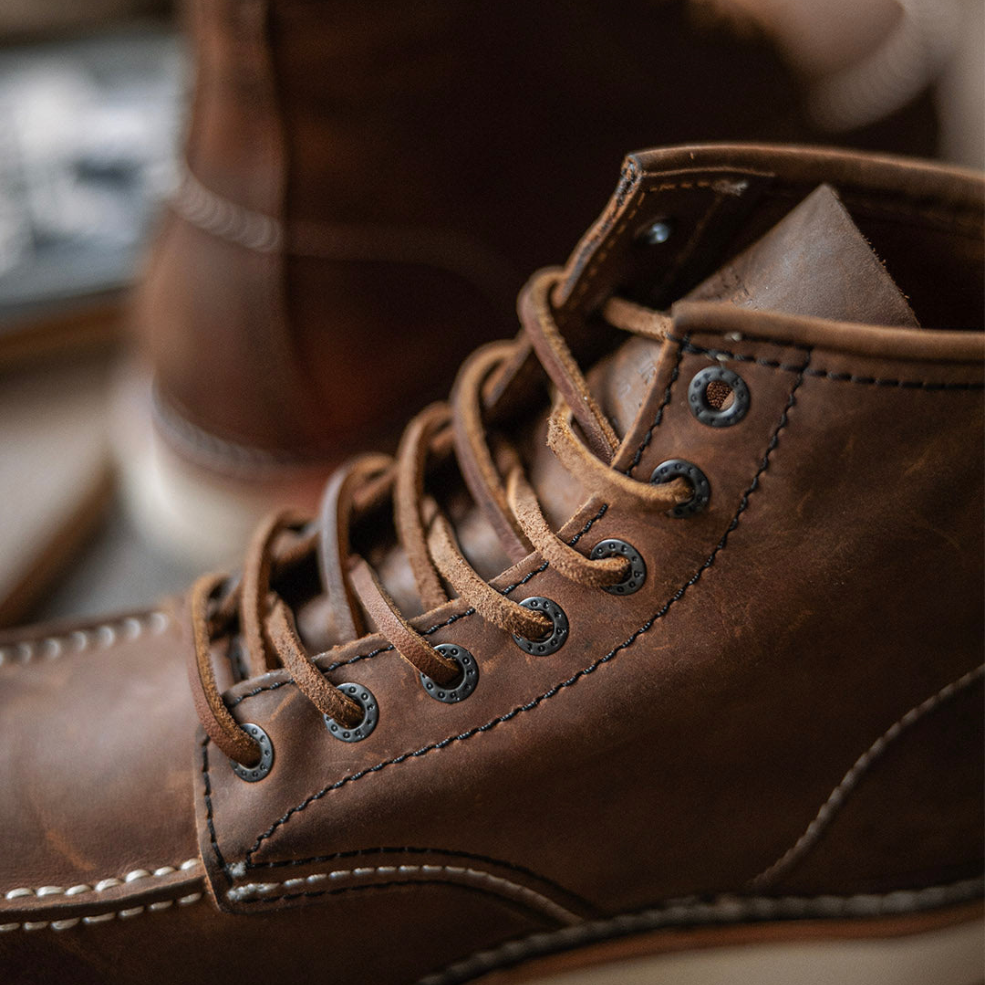 Men's Moc Toe Lace-Up Rugged Work Boots – Full Grain Heritage Outdoor
