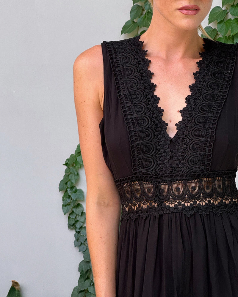 Women's Boho Lace Maxi Dress – V Neck Tiered Sleeveless Wedding Guest