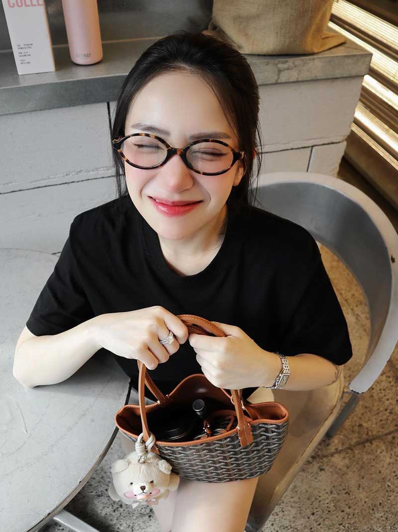 Women's Oval Frame Glasses – Full Rim Embossed Hinge Detail Casual